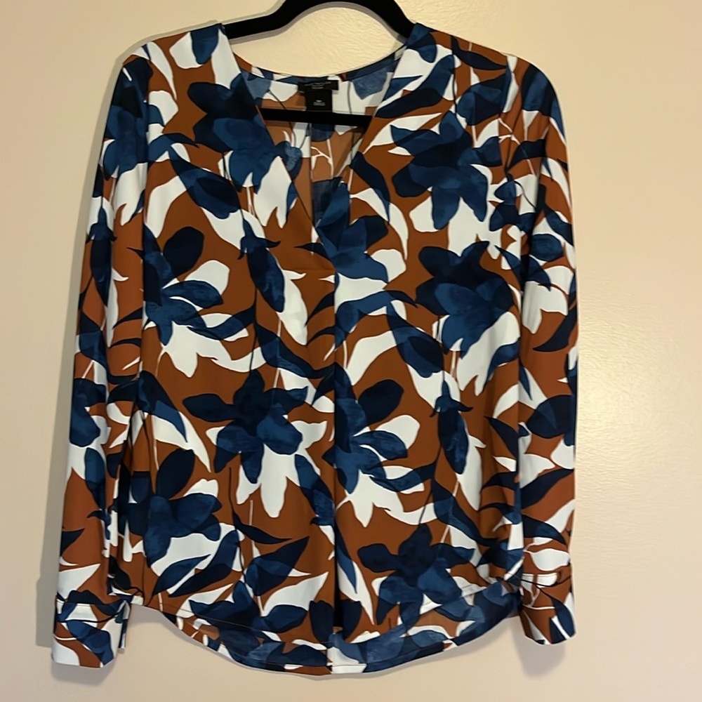 Ann Taylor Women’s Long Sleeve Top Blouse Size SP Multicolor V-Neck Casual.